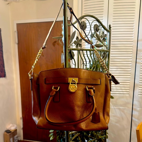 Michael Kors Handbags - Michael Kors caramel leather medium bag